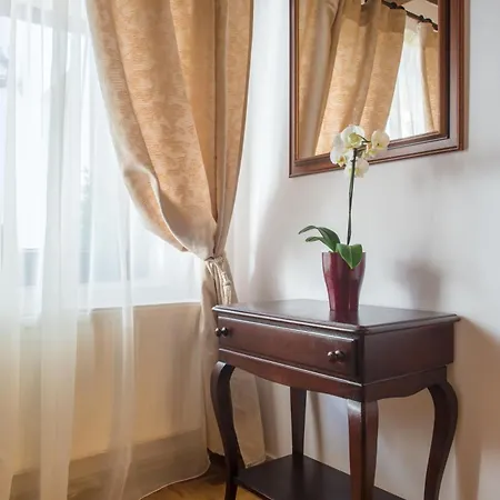 Otel Drachenhaus Braşov