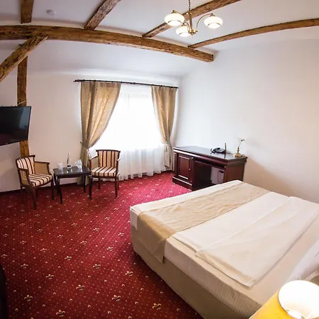 Drachenhaus 3* Braşov