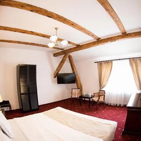 Drachenhaus 3* Braşov