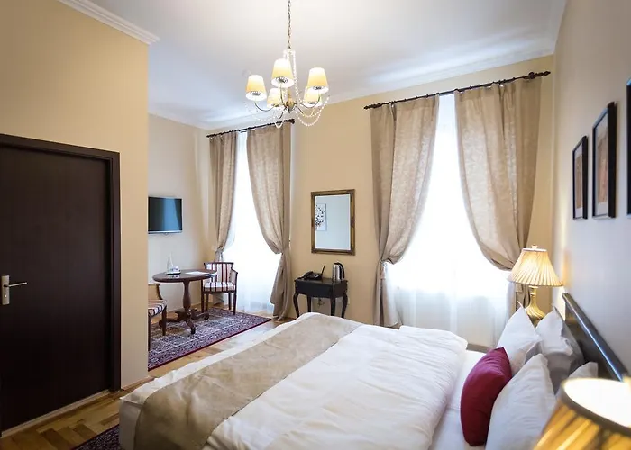 Drachenhaus 3* Braşov