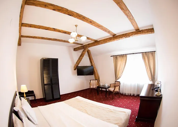 Drachenhaus 3* Braşov